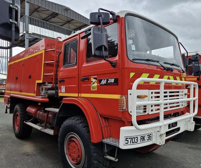 RENAULT M210 4x4 FPT HR 3500L - Fire engine: picture 2 RENAULT M210 4x4 FPT HR 3500L - Fire engine: picture 2