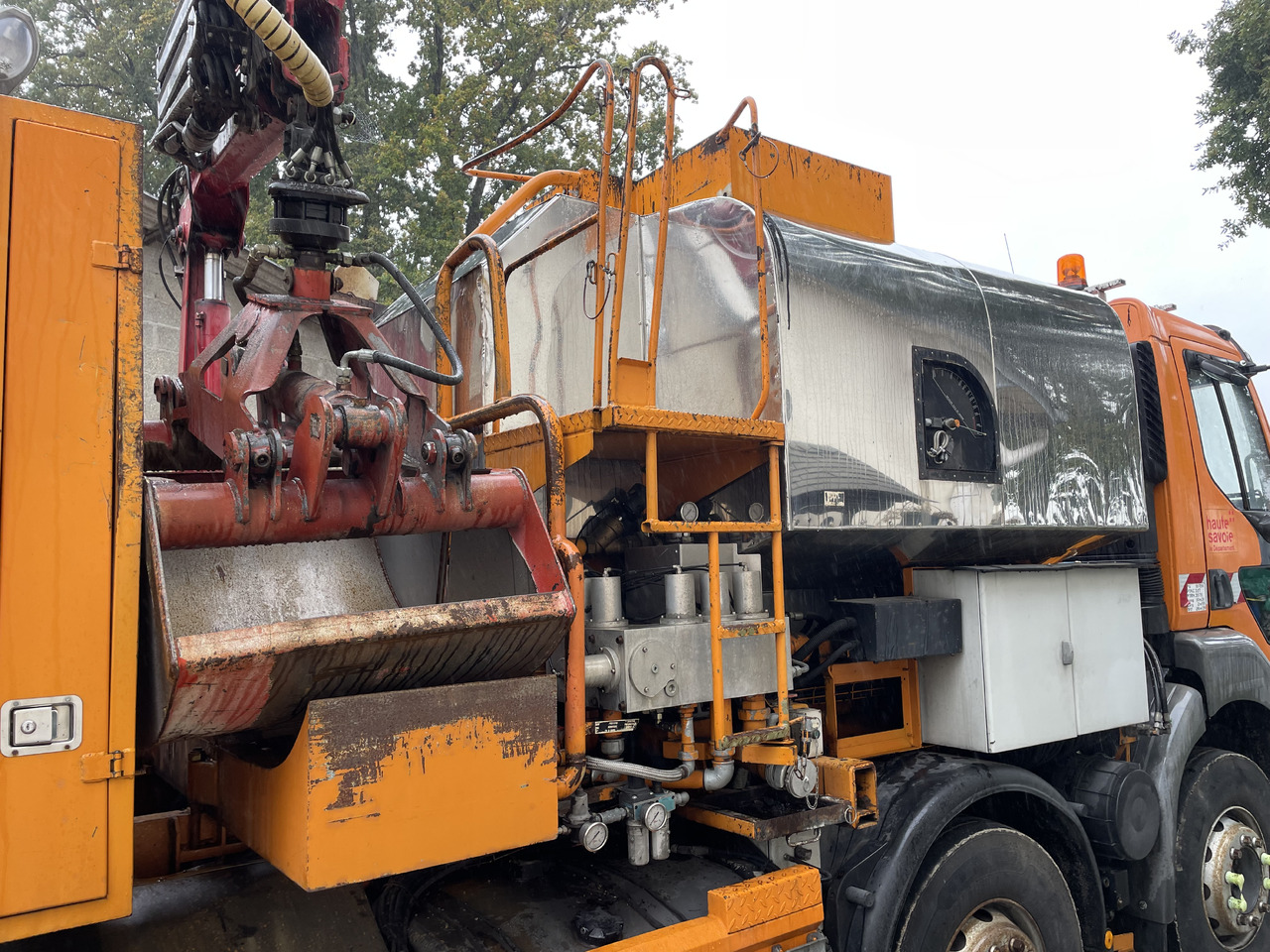 Bitumen sprayer Renault Kerax 8x4 pata point a temps Mauguin: picture 10 Bitumen sprayer Renault Kerax 8x4 pata point a temps Mauguin: picture 10