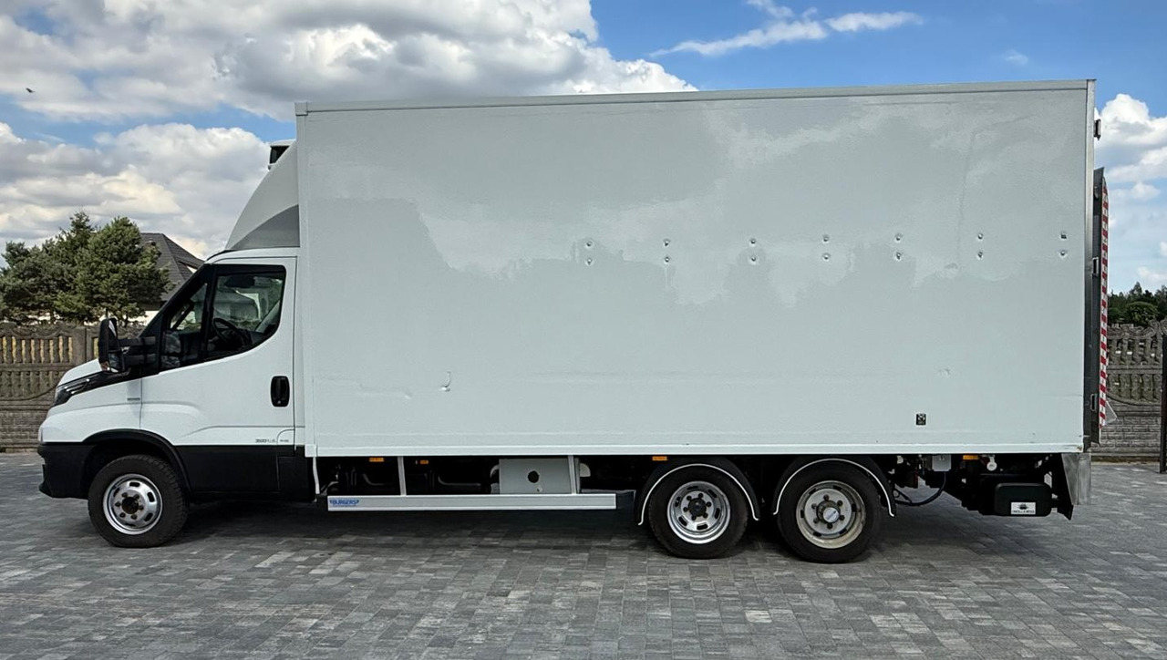 IVECO 40C18 BE COMBI – chłodnia z windą, kat. B+E, polift, 2019 rok - Refrigerated delivery van: picture 1 IVECO 40C18 BE COMBI – chłodnia z windą, kat. B+E, polift, 2019 rok - Refrigerated delivery van: picture 1