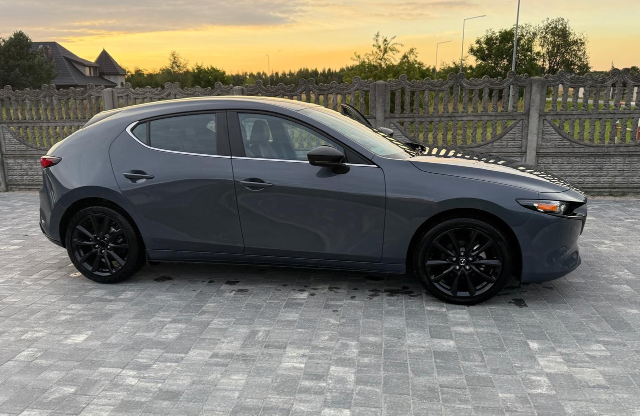 Car MAZDA 3: picture 12