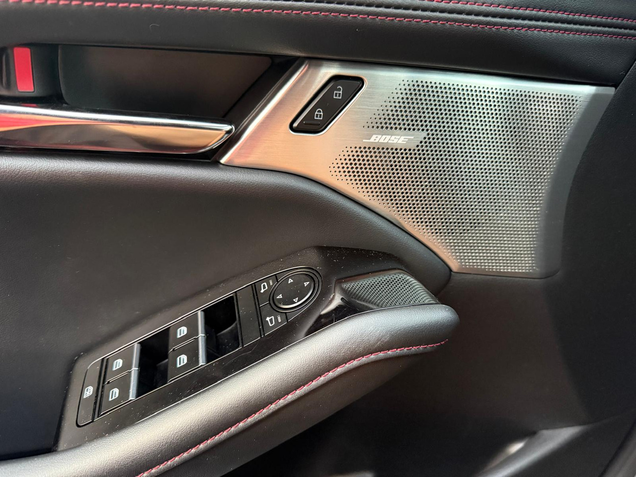 Car MAZDA 3: picture 16