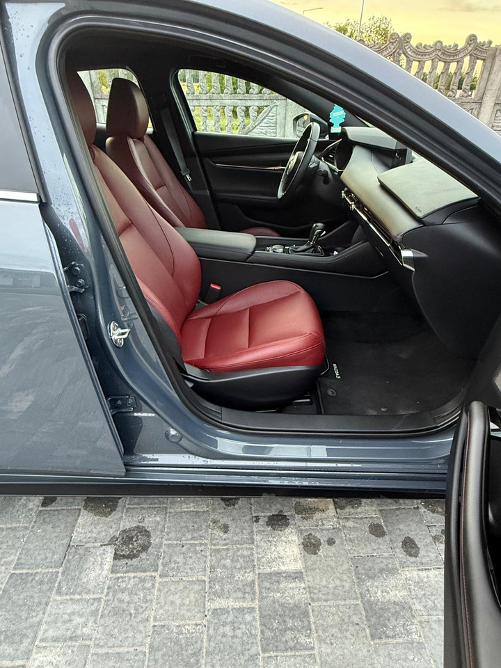 Car MAZDA 3: picture 21