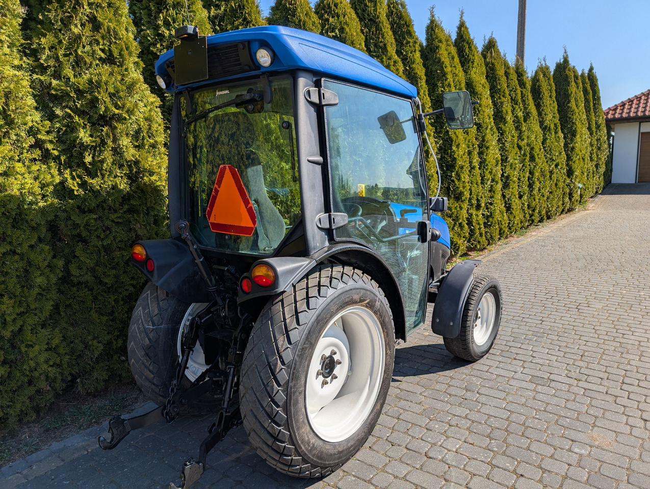New Holland T3040F - Compact tractor: picture 4 New Holland T3040F - Compact tractor: picture 4