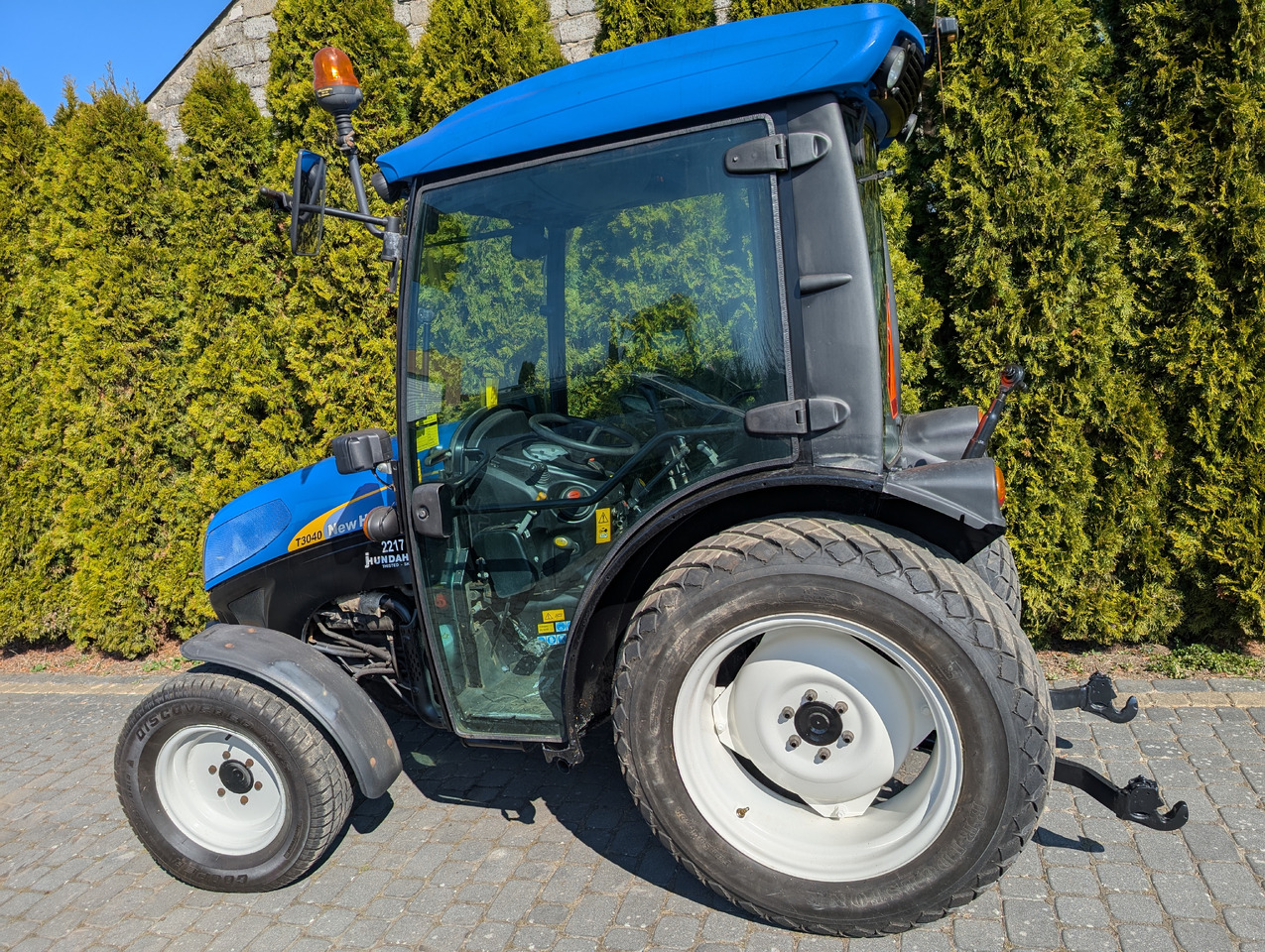 New Holland T3040F - Compact tractor: picture 3 New Holland T3040F - Compact tractor: picture 3