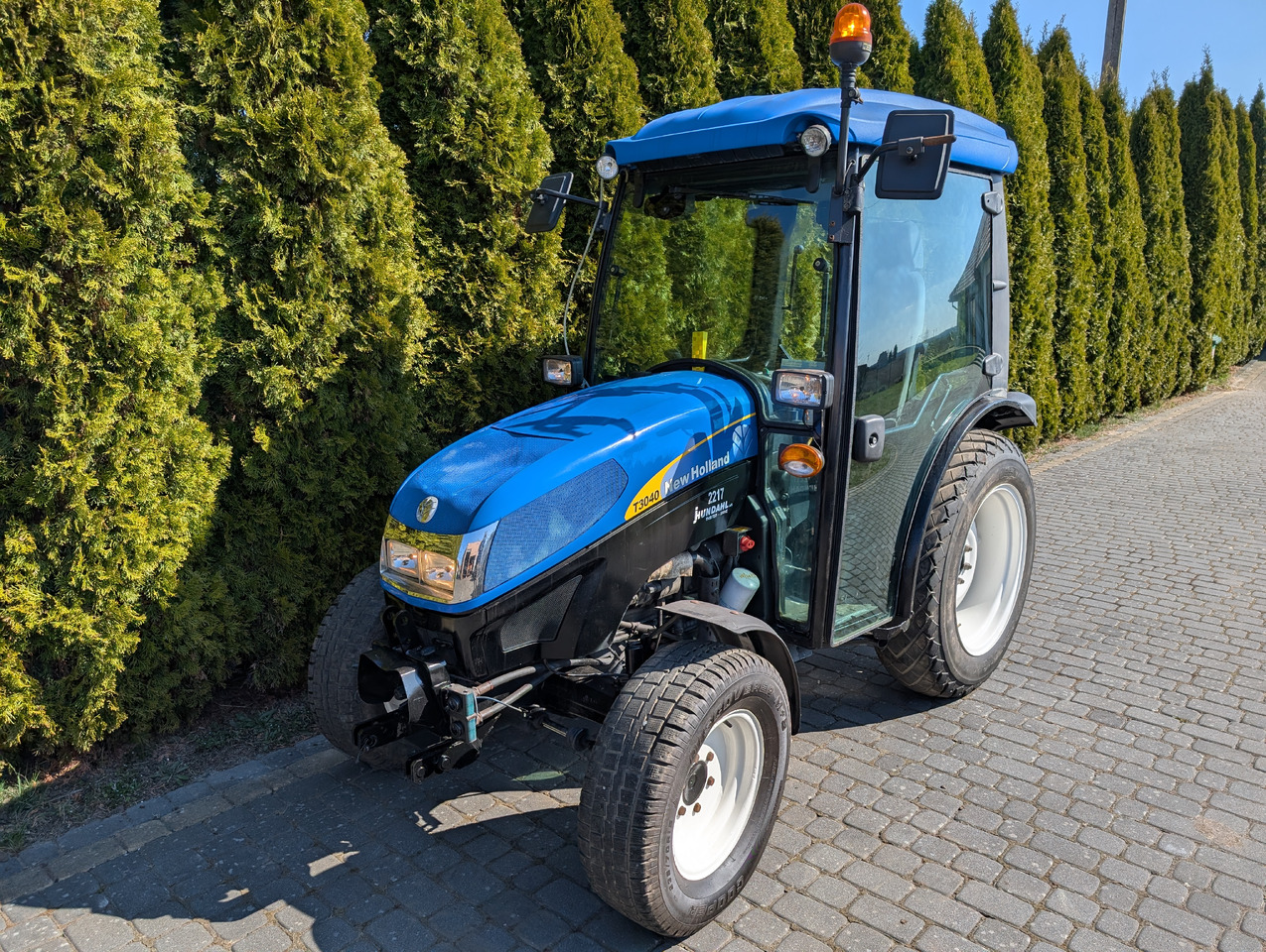 New Holland T3040F - Compact tractor: picture 1 New Holland T3040F - Compact tractor: picture 1