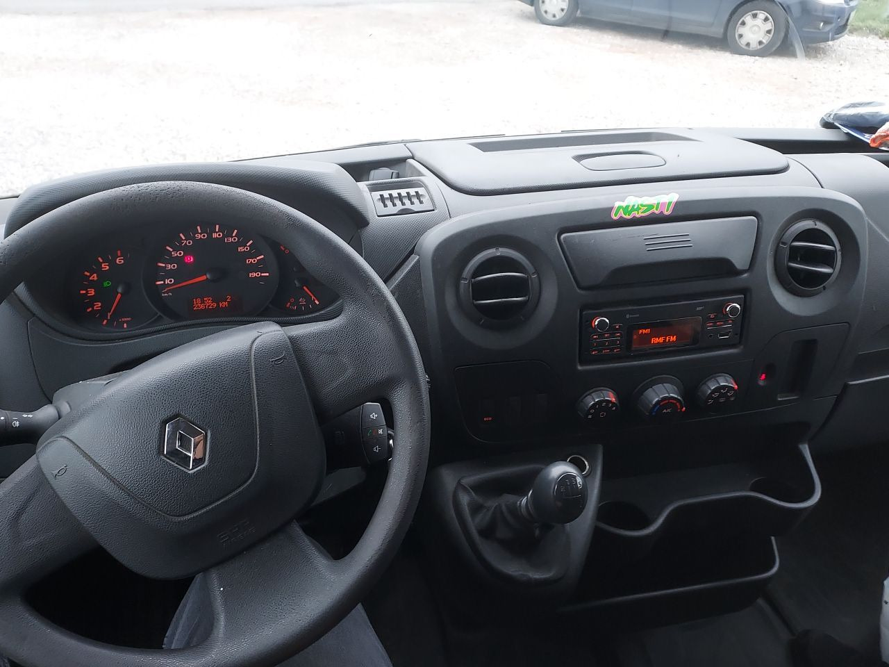 RENAULT MASTER - Closed box van: picture 5 RENAULT MASTER - Closed box van: picture 5