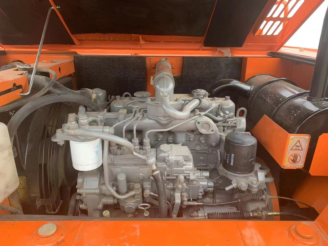 Mini excavator HITACHI ZX60: picture 6