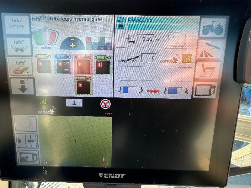 Farm tractor FENDT 826 VARIO: picture 12