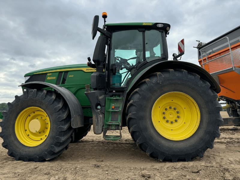 JOHN DEERE 6R250 - Farm tractor: picture 1 JOHN DEERE 6R250 - Farm tractor: picture 1