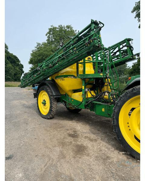 JOHN DEERE 840 - Trailed sprayer: picture 1 JOHN DEERE 840 - Trailed sprayer: picture 1