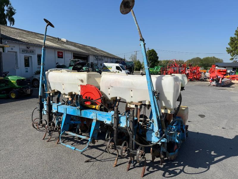 MONOSEM NG 6R - Precision seeder: picture 1 MONOSEM NG 6R - Precision seeder: picture 1