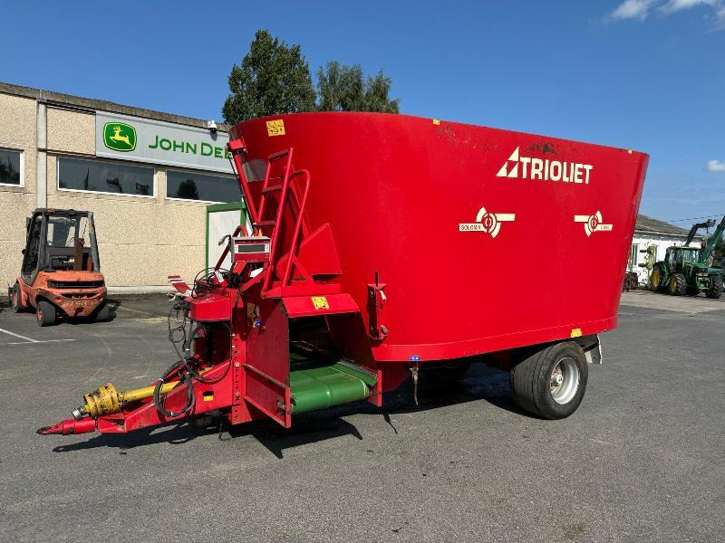 TRIOLET 2-2000 - Forage mixer wagon: picture 1 TRIOLET 2-2000 - Forage mixer wagon: picture 1