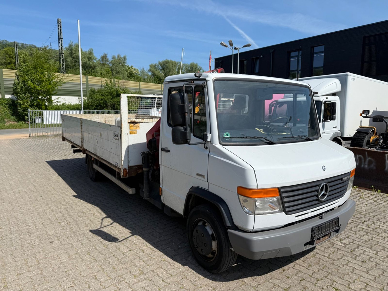 Mercedes-Benz 816 D - Open body delivery van: picture 2 Mercedes-Benz 816 D - Open body delivery van: picture 2