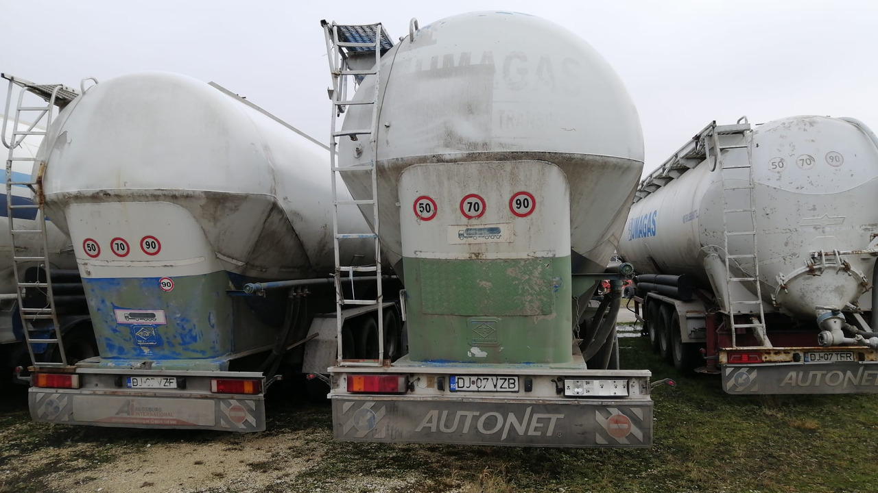 FELDBINDER Tank/Silo 57,000 l 4 Compartments for Powders/Feed/Water//Liquid Fertilizer/etc. - Silo semi-trailer: picture 3 FELDBINDER Tank/Silo 57,000 l 4 Compartments for Powders/Feed/Water//Liquid Fertilizer/etc. - Silo semi-trailer: picture 3