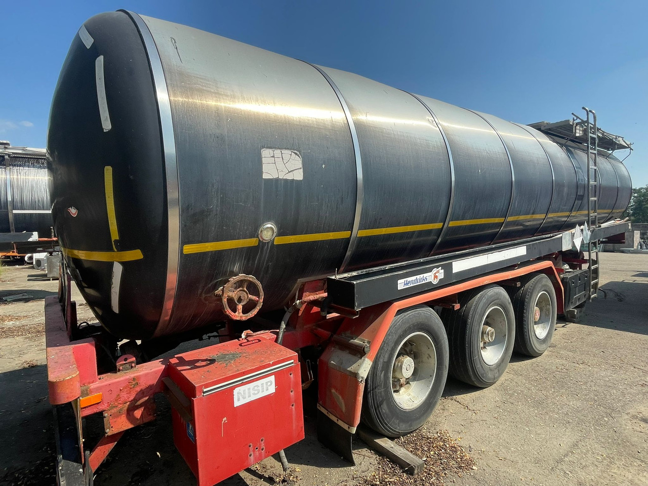 HENDRICK BITUMEN SEMI-TRAILER - Tanker semi-trailer: picture 1 HENDRICK BITUMEN SEMI-TRAILER - Tanker semi-trailer: picture 1