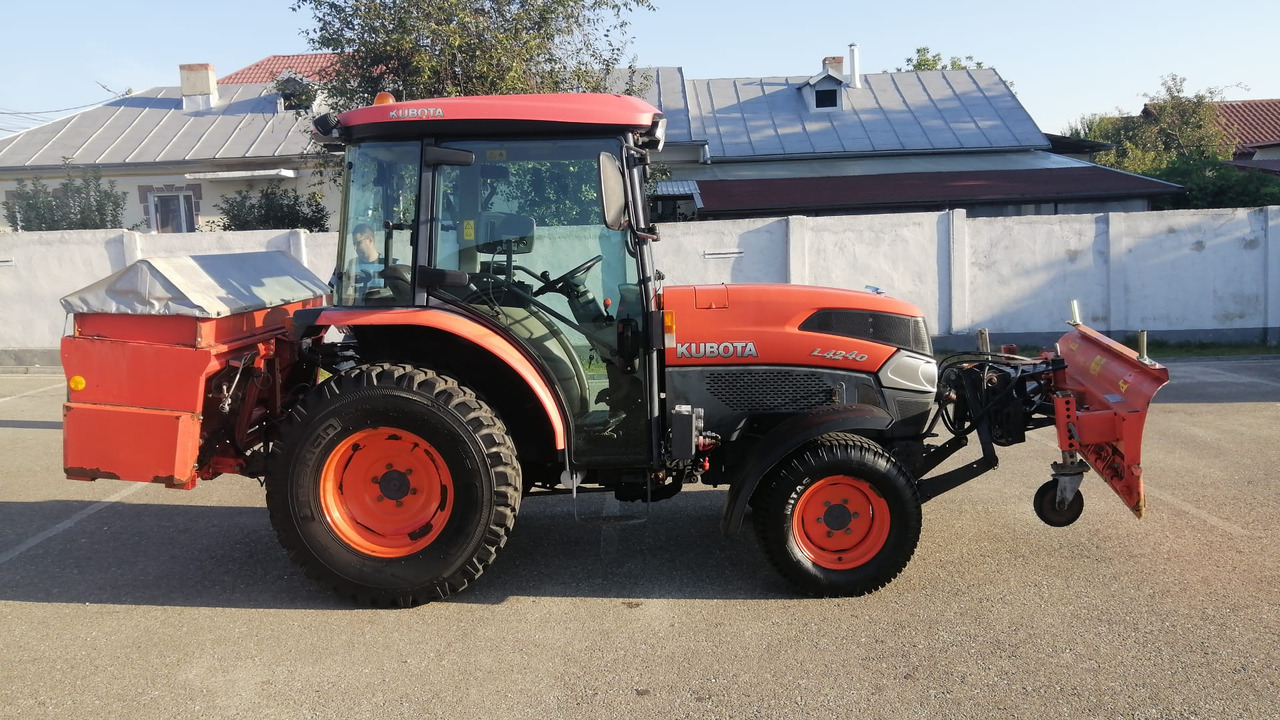 KUBOTA L4240 Narrow spaces tractor/vineyard/fruit tree/communal, TOP ! - Farm tractor: picture 2 KUBOTA L4240 Narrow spaces tractor/vineyard/fruit tree/communal, TOP ! - Farm tractor: picture 2