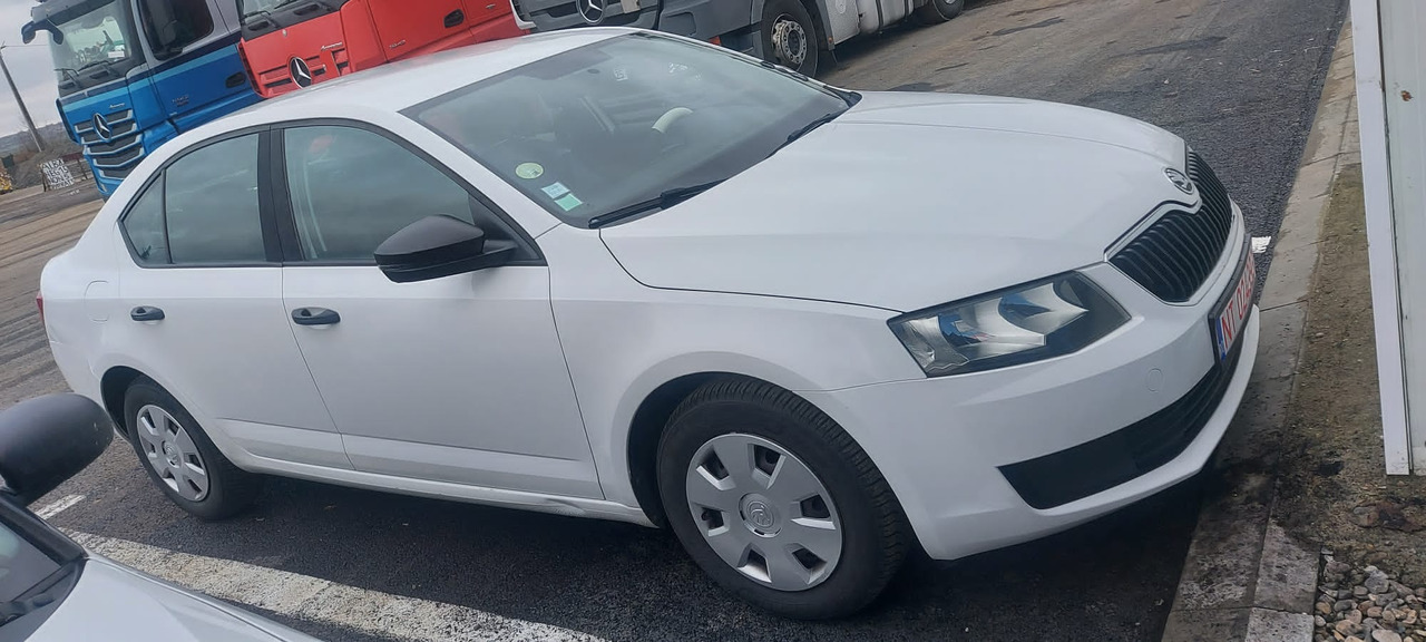 SKODA OCTAVIA - Saloon car: picture 1 SKODA OCTAVIA - Saloon car: picture 1
