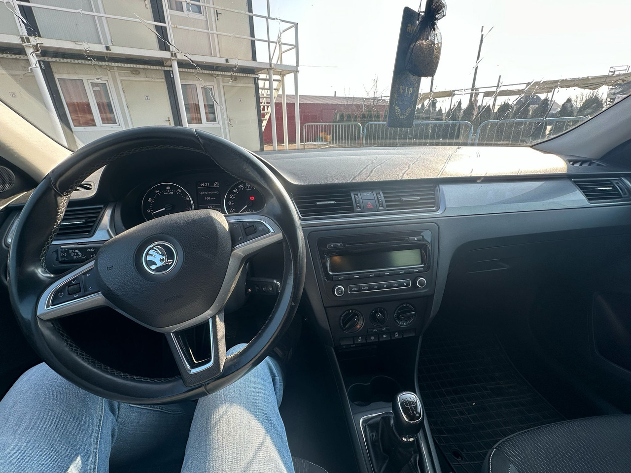 SKODA RAPID - Saloon car: picture 4 SKODA RAPID - Saloon car: picture 4