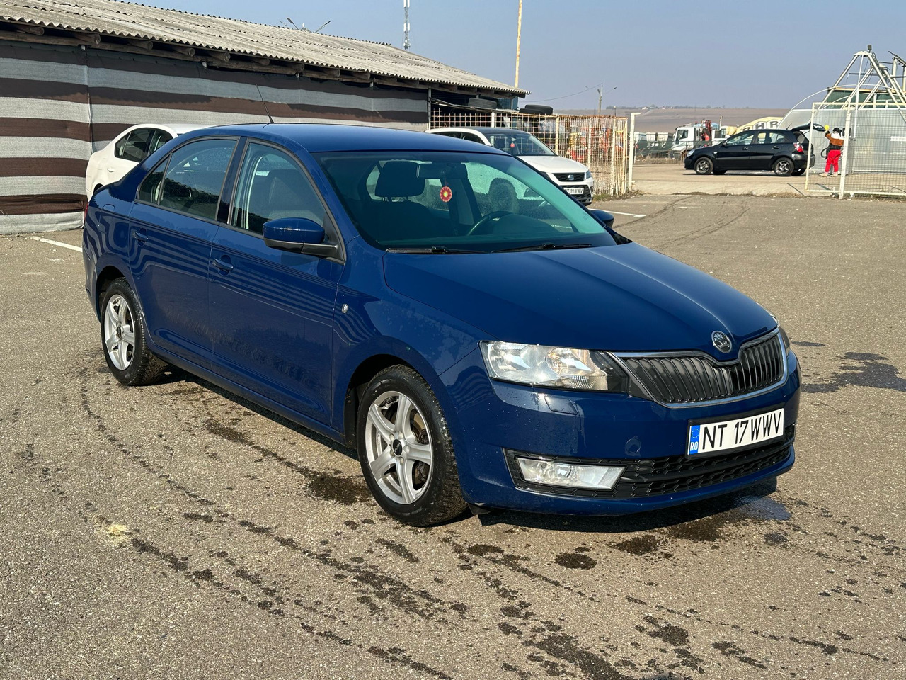 SKODA RAPID - Saloon car: picture 3 SKODA RAPID - Saloon car: picture 3