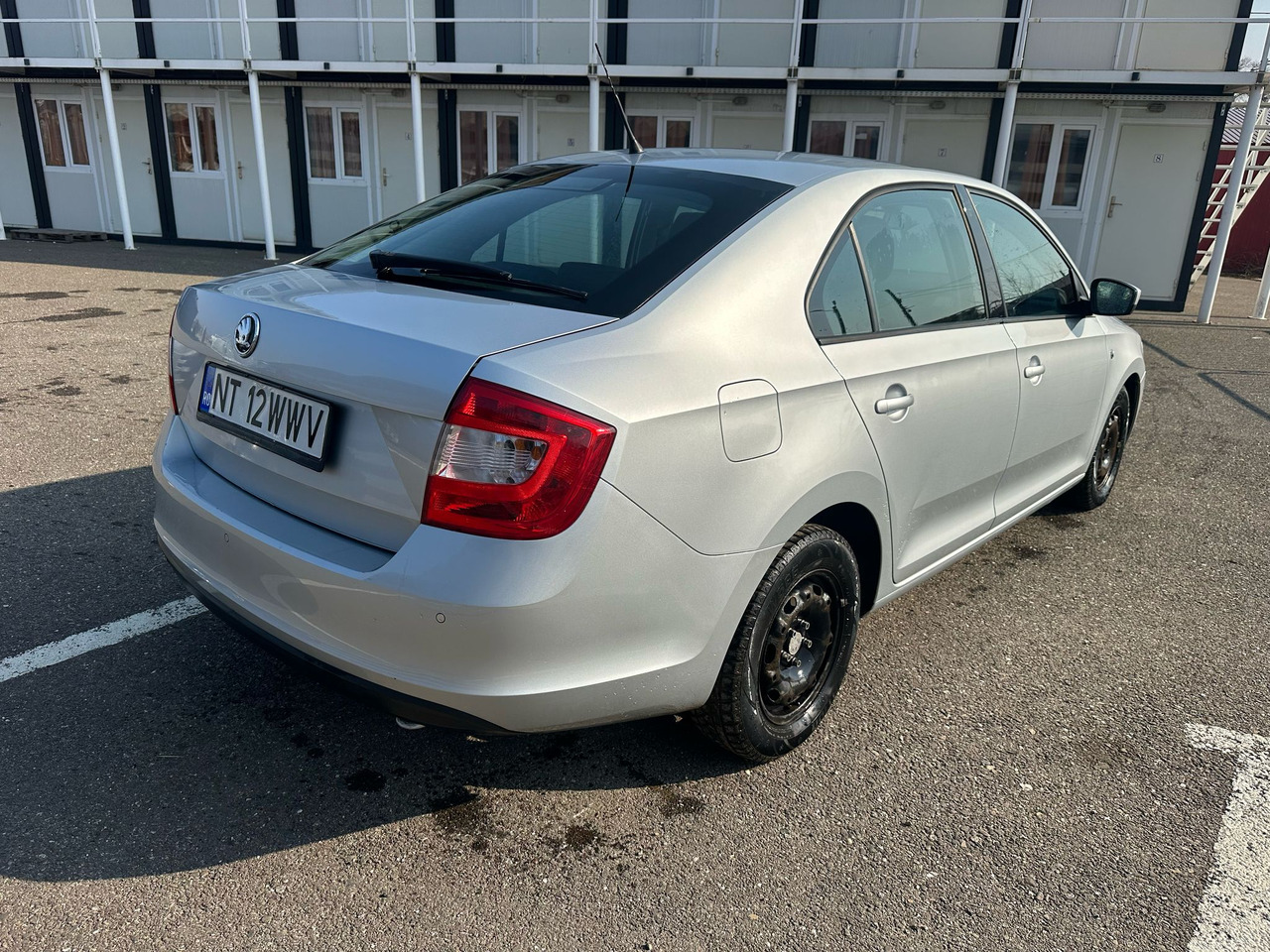 SKODA RAPID - Saloon car: picture 4 SKODA RAPID - Saloon car: picture 4