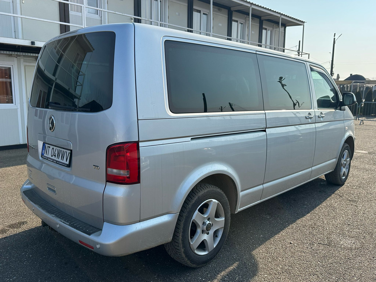 VOLKSWAGEN MULTIVAN - Minibus, People carrier: picture 3 VOLKSWAGEN MULTIVAN - Minibus, People carrier: picture 3
