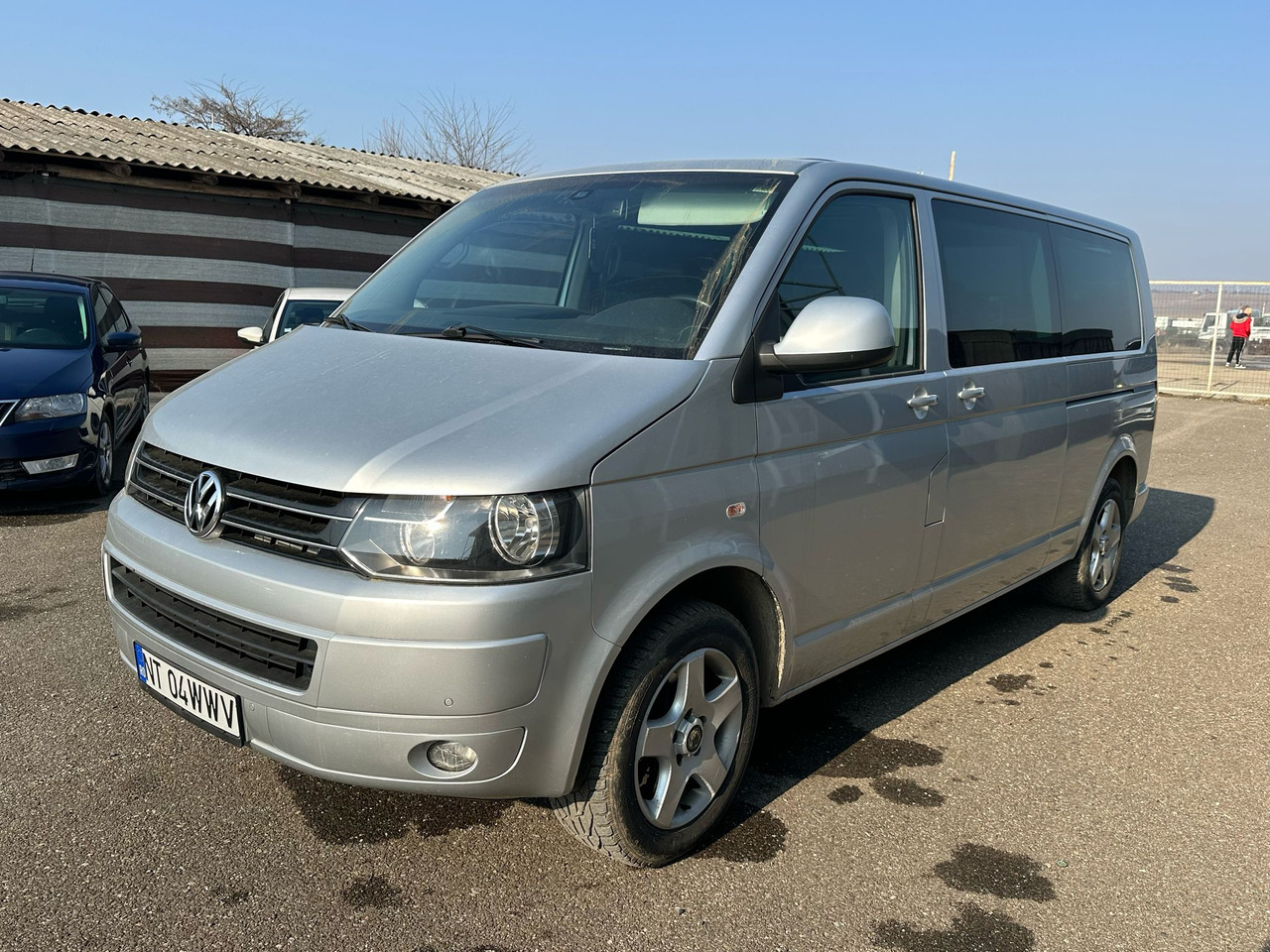 VOLKSWAGEN MULTIVAN - People carrier: picture 1 VOLKSWAGEN MULTIVAN - People carrier: picture 1