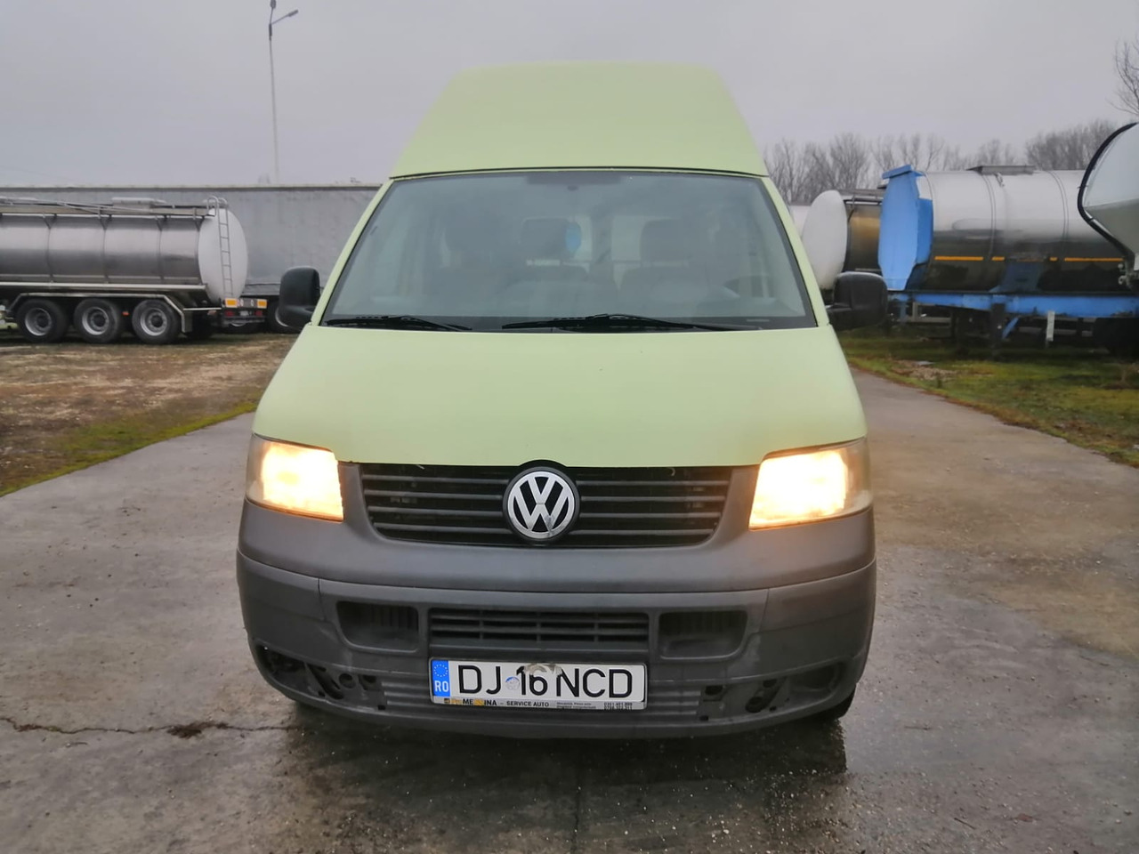 Volkswagen 7HC Passenger Transport - Minibus, People carrier: picture 2 Volkswagen 7HC Passenger Transport - Minibus, People carrier: picture 2