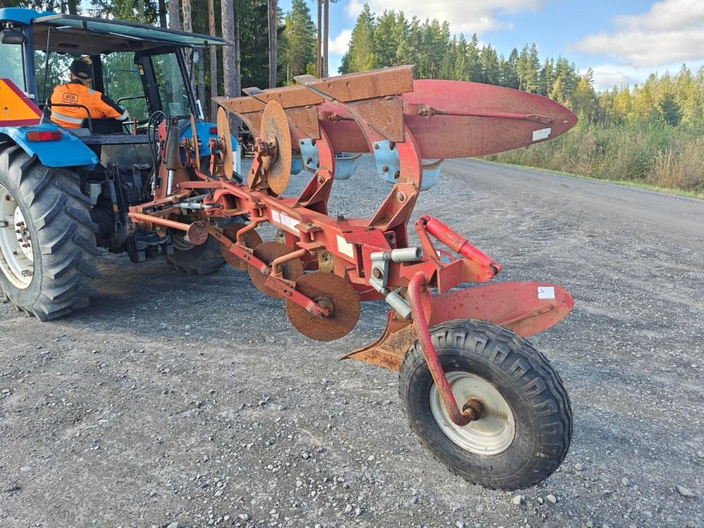 Agrolux RSD397FK kääntöaura 3-siipinen kuorimet ja kiekkoleikkurit, katso video! - Plough: picture 2 Agrolux RSD397FK kääntöaura 3-siipinen kuorimet ja kiekkoleikkurit, katso video! - Plough: picture 2