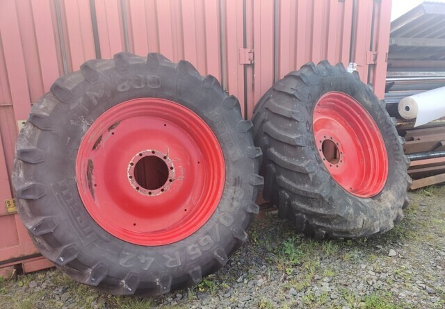 Fendt Takarenkaat 650/65R42 vanteineen - Tire for Farm tractor: picture 1 Fendt Takarenkaat 650/65R42 vanteineen - Tire for Farm tractor: picture 1