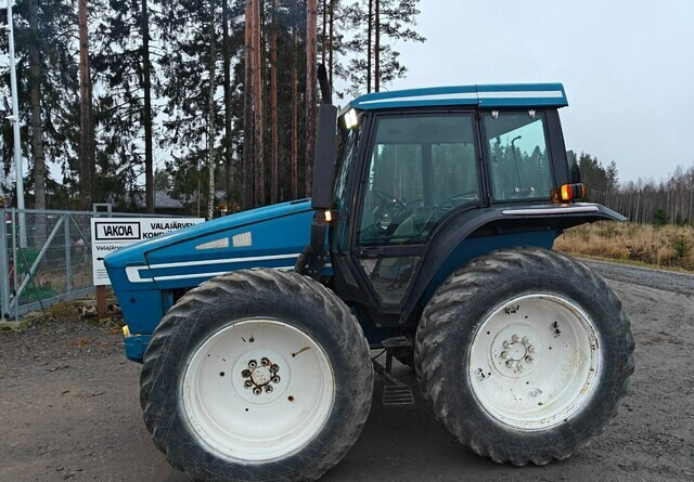 Ford County 1124 - kutoskoneella - KATSO VIDEO - Farm tractor: picture 4 Ford County 1124 - kutoskoneella - KATSO VIDEO - Farm tractor: picture 4