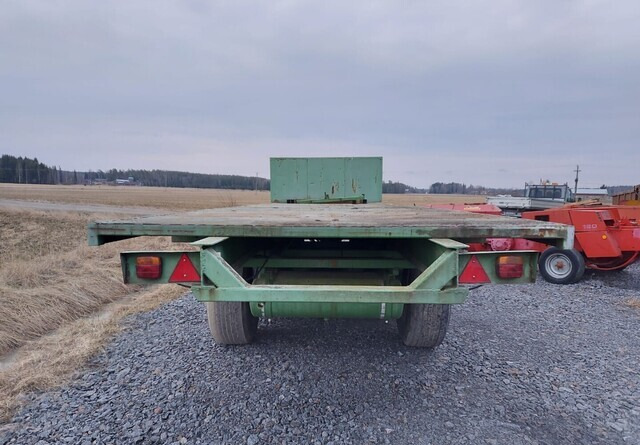 Jalkalavakärry 3-akselinen ilma-alustainen. - Dropside/ Flatbed trailer: picture 4 Jalkalavakärry 3-akselinen ilma-alustainen. - Dropside/ Flatbed trailer: picture 4