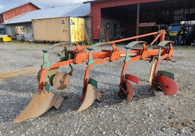 Kverneland A8 sarka-aura 4-siipinen - Plough: picture 1 Kverneland A8 sarka-aura 4-siipinen - Plough: picture 1