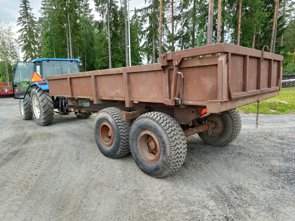Maansiirtokärry 2-akselinen Hydraulisella takalaidalla, katso video! - Farm tipping trailer/ Dumper: picture 3 Maansiirtokärry 2-akselinen Hydraulisella takalaidalla, katso video! - Farm tipping trailer/ Dumper: picture 3