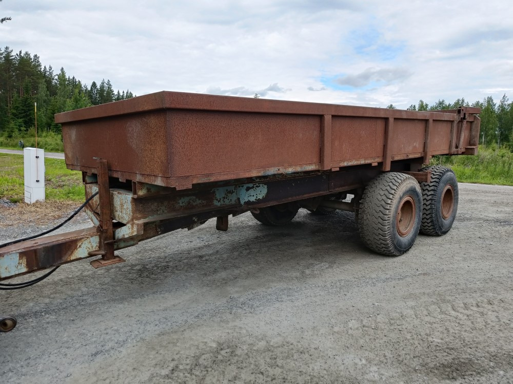 Maansiirtokärry 2-akselinen Hydraulisella takalaidalla, katso video! - Farm tipping trailer/ Dumper: picture 1 Maansiirtokärry 2-akselinen Hydraulisella takalaidalla, katso video! - Farm tipping trailer/ Dumper: picture 1