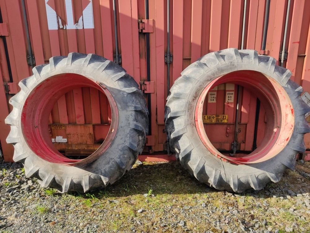Paripyörät 16.9x38 Raju liukukaulusvanteilla - Tire for Farm tractor: picture 1 Paripyörät 16.9x38 Raju liukukaulusvanteilla - Tire for Farm tractor: picture 1
