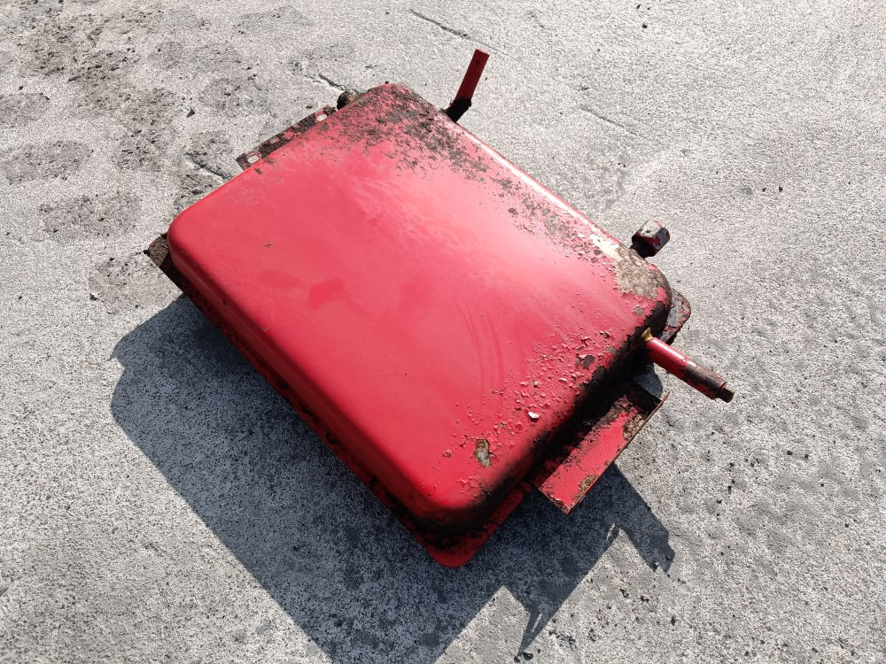 Sampo 410 hydrauliikkaöljysäiliö - Hydraulic tank for Combine harvester: picture 2 Sampo 410 hydrauliikkaöljysäiliö - Hydraulic tank for Combine harvester: picture 2