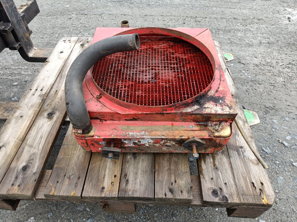 Sampo 410 jäähdytin - Radiator for Combine harvester: picture 5 Sampo 410 jäähdytin - Radiator for Combine harvester: picture 5