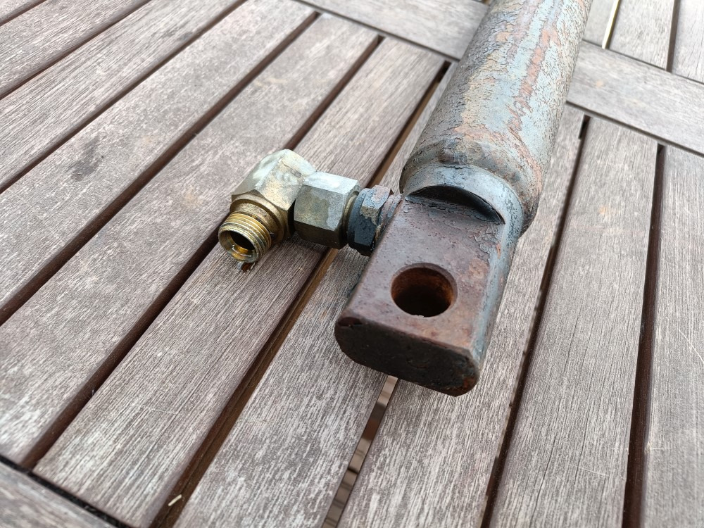 Överum CV398H paluuauran laukaisusylinteri - Spare parts for Agricultural machinery: picture 5 Överum CV398H paluuauran laukaisusylinteri - Spare parts for Agricultural machinery: picture 5