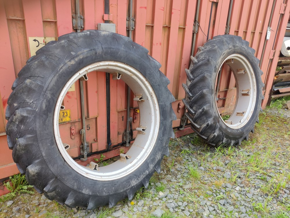 Traktorin renkaat 13.6x36 vannekehillä - Tire for Farm tractor: picture 5 Traktorin renkaat 13.6x36 vannekehillä - Tire for Farm tractor: picture 5