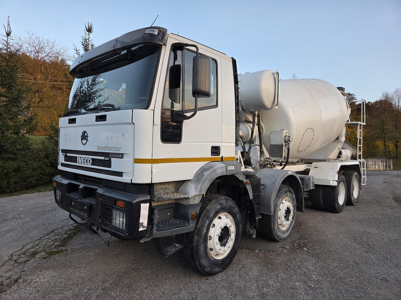 IVECO EURO TRAKKER MP340E35HB 8x4 MIX (chassis ) - Concrete mixer truck: picture 1 IVECO EURO TRAKKER MP340E35HB 8x4 MIX (chassis ) - Concrete mixer truck: picture 1