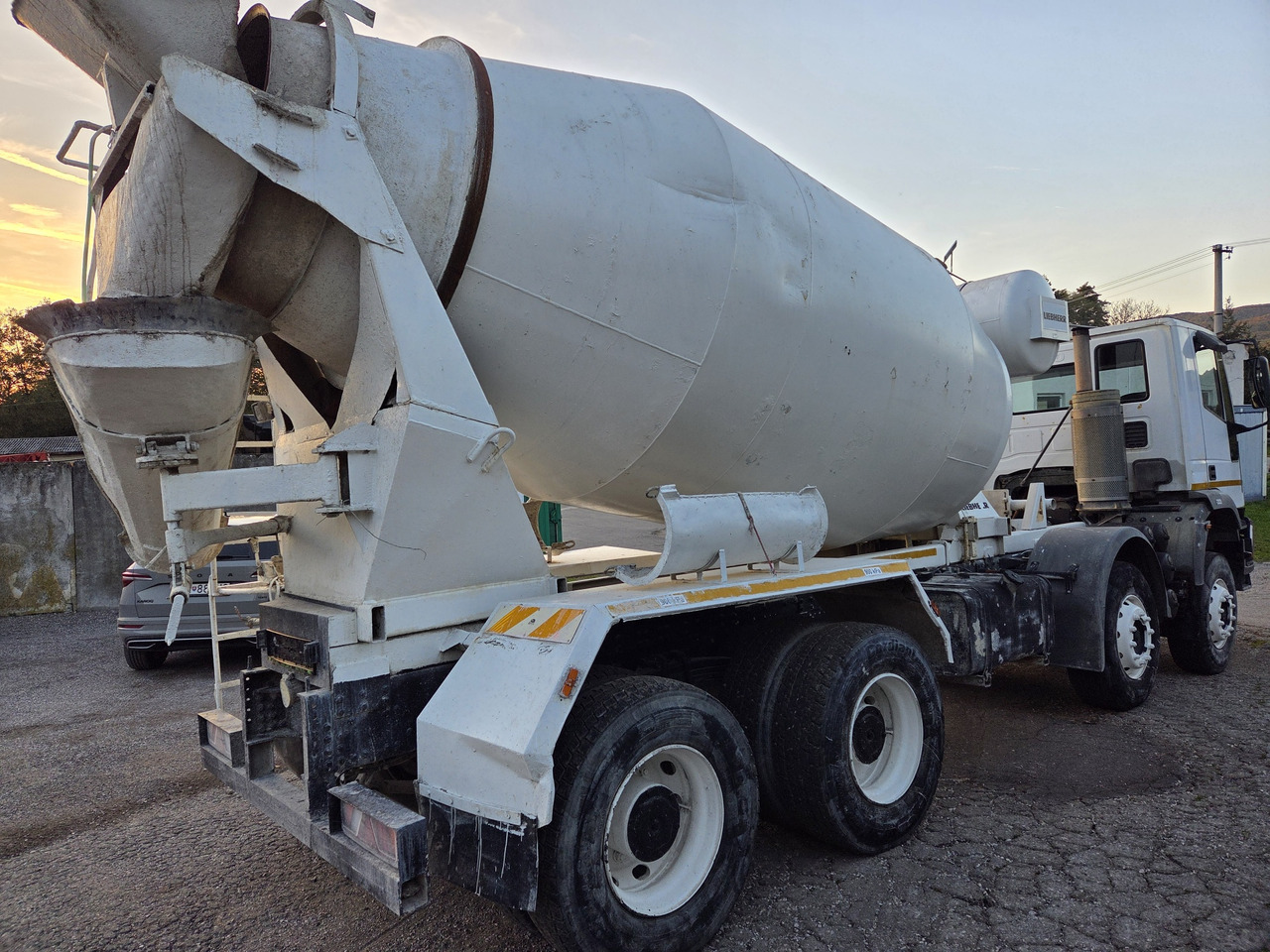 IVECO EURO TRAKKER MP340E35HB 8x4 MIX (chassis ) - Concrete mixer truck: picture 4 IVECO EURO TRAKKER MP340E35HB 8x4 MIX (chassis ) - Concrete mixer truck: picture 4