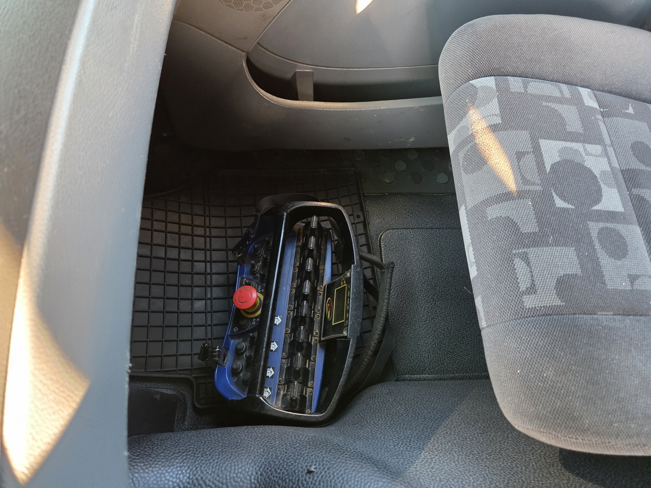 PM PM crane 30024 + cradio control - Truck mounted crane: picture 5 PM PM crane 30024 + cradio control - Truck mounted crane: picture 5