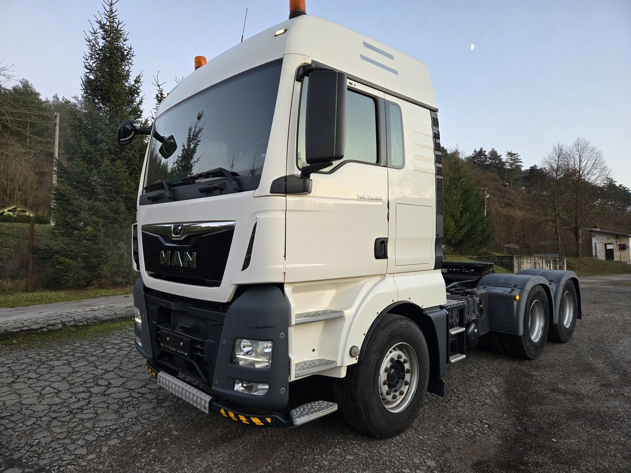 MAN TGX 33.500 6x4 MANUAL RETARDER only 258TKM - Tractor unit: picture 1 MAN TGX 33.500 6x4 MANUAL RETARDER only 258TKM - Tractor unit: picture 1