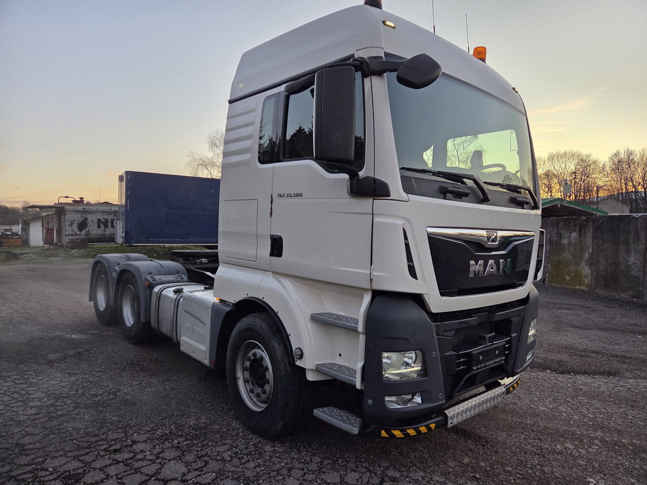 MAN TGX 33.500 6x4 MANUAL RETARDER only 258TKM - Tractor unit: picture 3 MAN TGX 33.500 6x4 MANUAL RETARDER only 258TKM - Tractor unit: picture 3