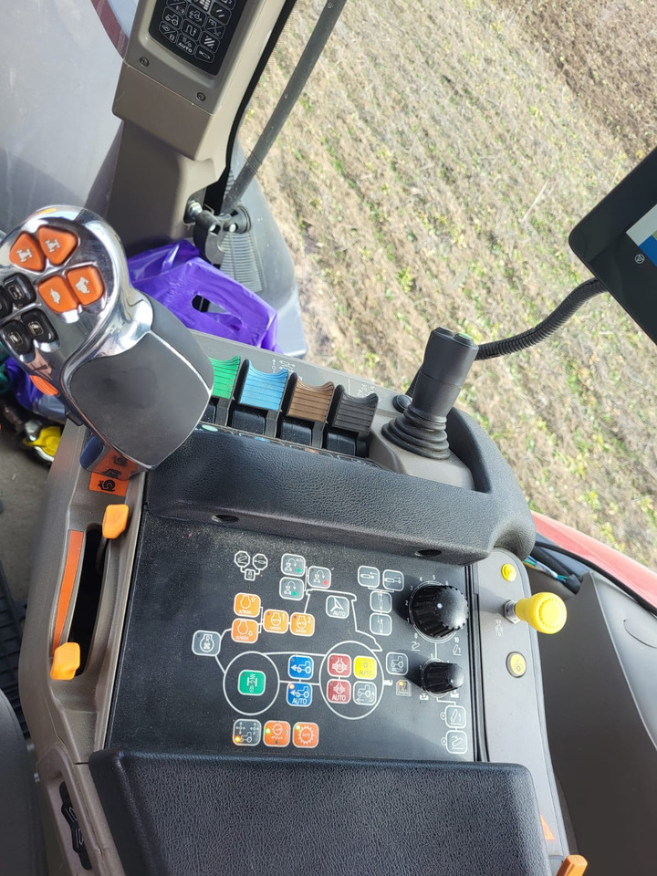 CASE OPTUM 270 CVX - Farm tractor: picture 5 CASE OPTUM 270 CVX - Farm tractor: picture 5