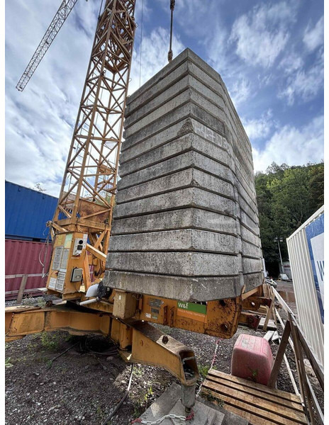 Liebherr 63K, 1994, 43m jib, radio control - Tower crane: picture 2 Liebherr 63K, 1994, 43m jib, radio control - Tower crane: picture 2