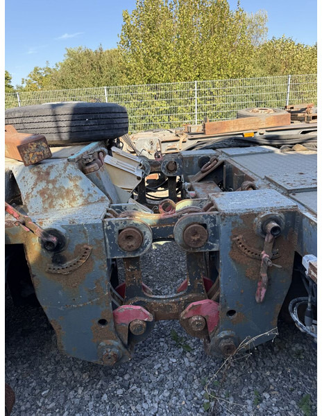 Liebherr 80km/h axeles for all self erecting 32K 35K 42K 50K 63K 71K - Tower crane: picture 2 Liebherr 80km/h axeles for all self erecting 32K 35K 42K 50K 63K 71K - Tower crane: picture 2