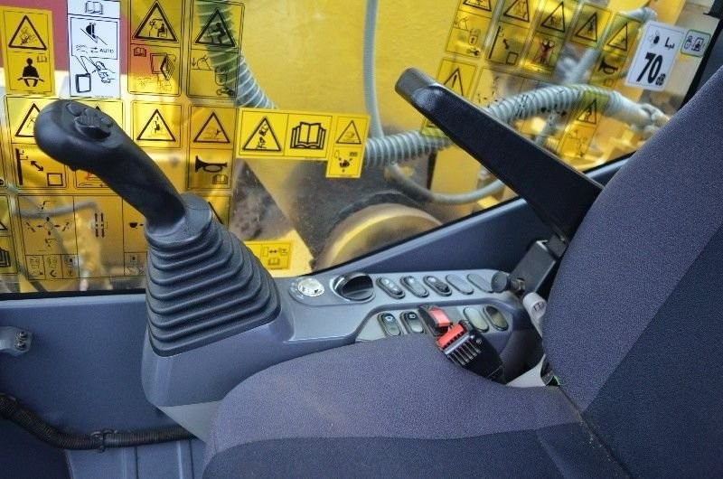 Crawler excavator Komatsu PC 290 NLCi: picture 13