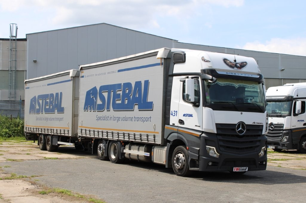 Mercedes-Benz Actros 2542 NAVIGACE + PANAV TVK 18 M (8,20m x 2,4 - Curtain side truck, Curtainsider trailer: picture 1 Mercedes-Benz Actros 2542 NAVIGACE + PANAV TVK 18 M (8,20m x 2,4 - Curtain side truck, Curtainsider trailer: picture 1