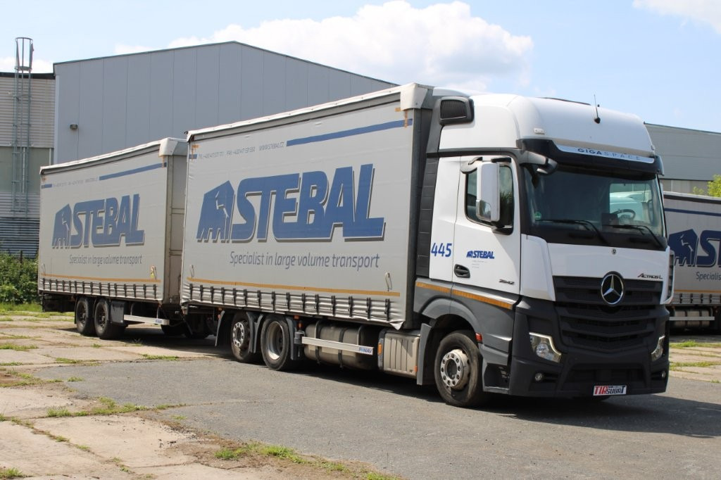 Mercedes-Benz Actros 2542 NAVIGACE + PANAV TVK 18 M (8,20m x 2,4 - Curtain side truck, Curtainsider trailer: picture 1 Mercedes-Benz Actros 2542 NAVIGACE + PANAV TVK 18 M (8,20m x 2,4 - Curtain side truck, Curtainsider trailer: picture 1